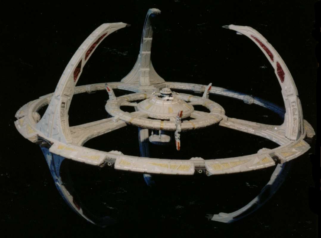 STAR TREK Deep Space 9 station 0  